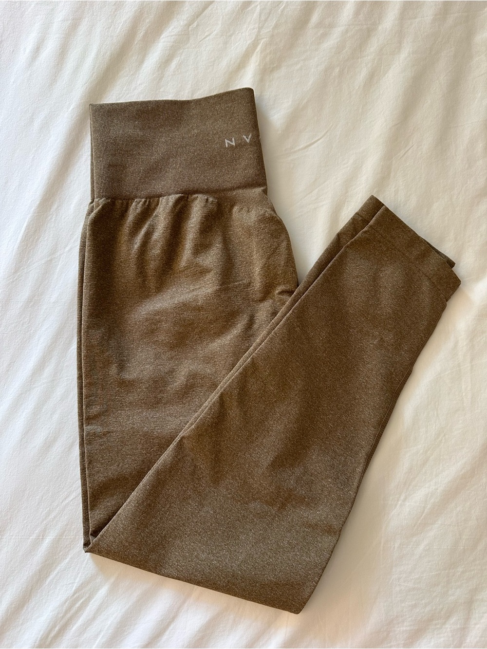NVGTN High-Waist Brown Leggings with Ribbed Waistband
